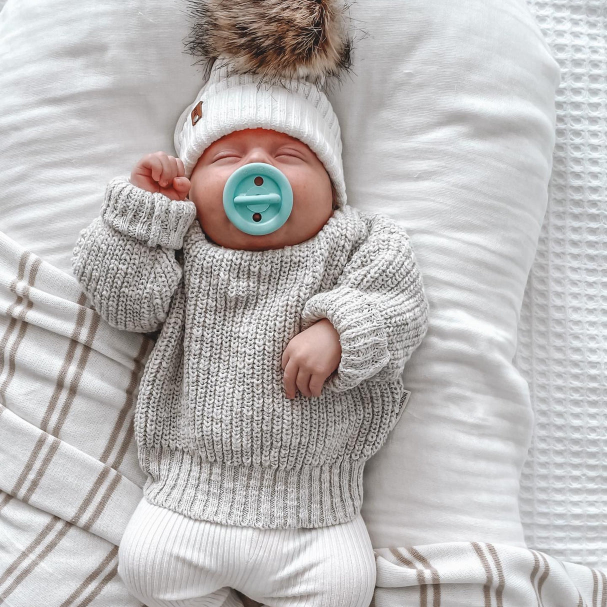 Natural Rubber BumiBébé Pacifier ROUND Newborn 0+ Months Two-Pack - Round 0-3 months