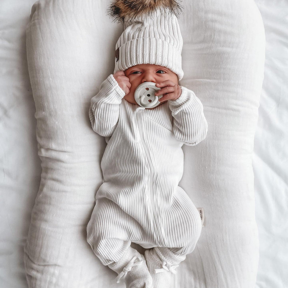 Natural Rubber BumiBébé Pacifier ROUND Newborn 0+ Months Two-Pack - Round 0-3 months