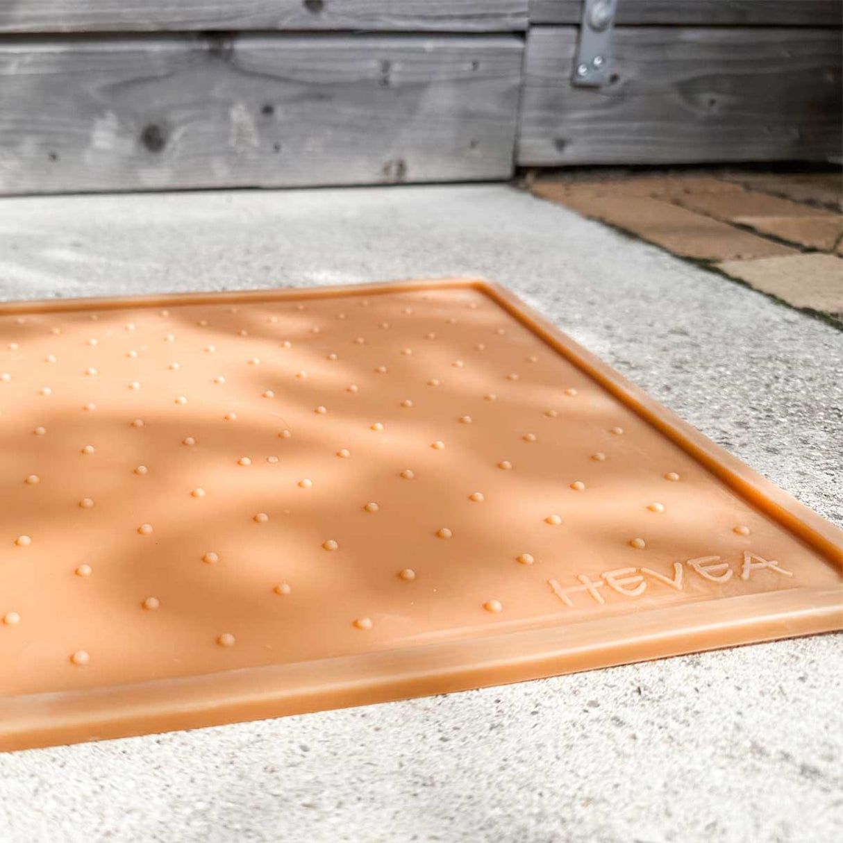Dog Feeding Mat in Natural Rubber - Big