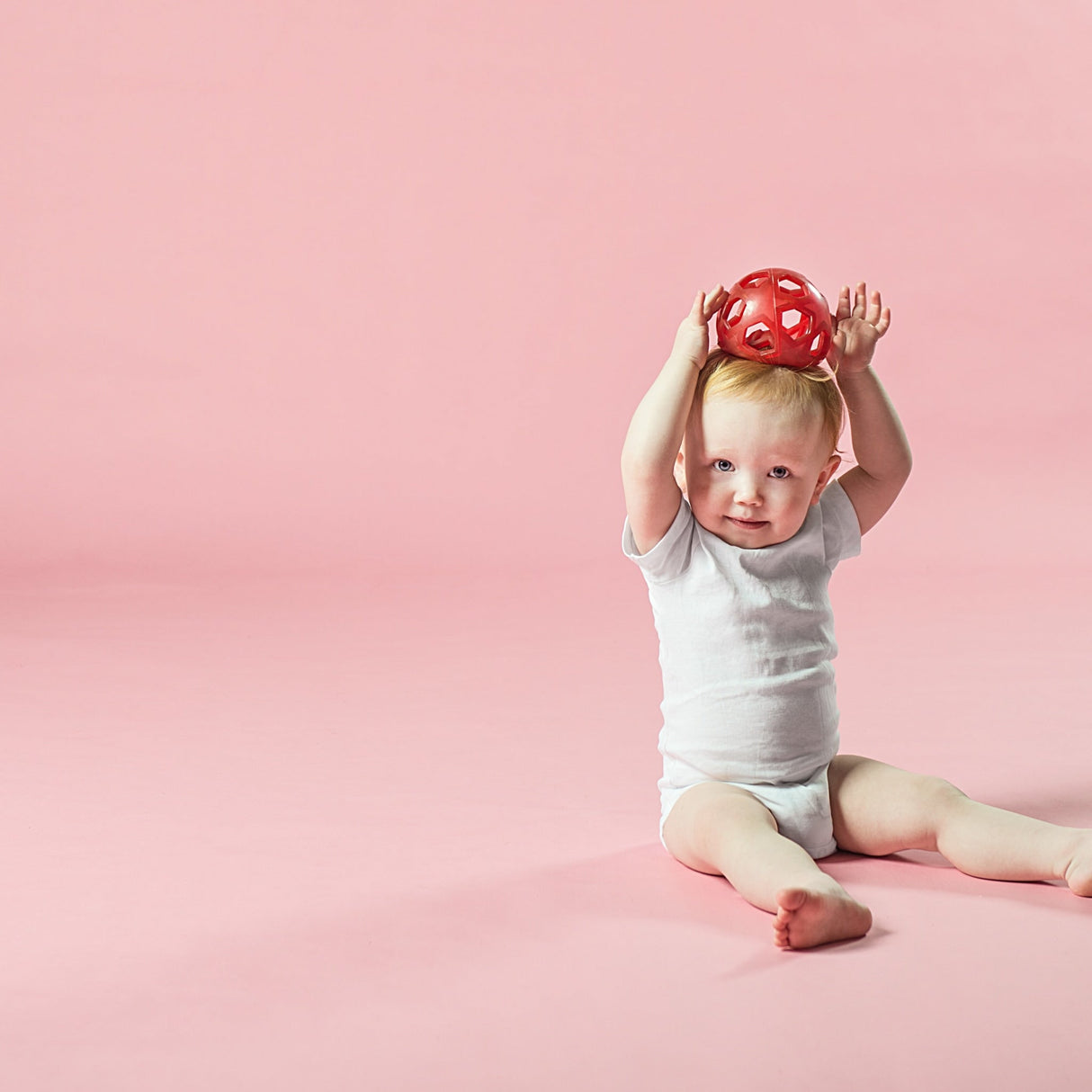 Star Activity Ball in Raspberry (Limited Edition Colour) -