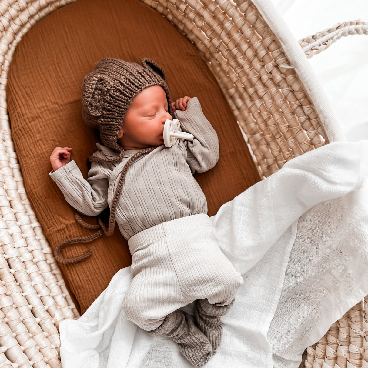 Natural Rubber Pacifier  ROUND Newborn 0+ Months Two-Pack - Round 0-3 months