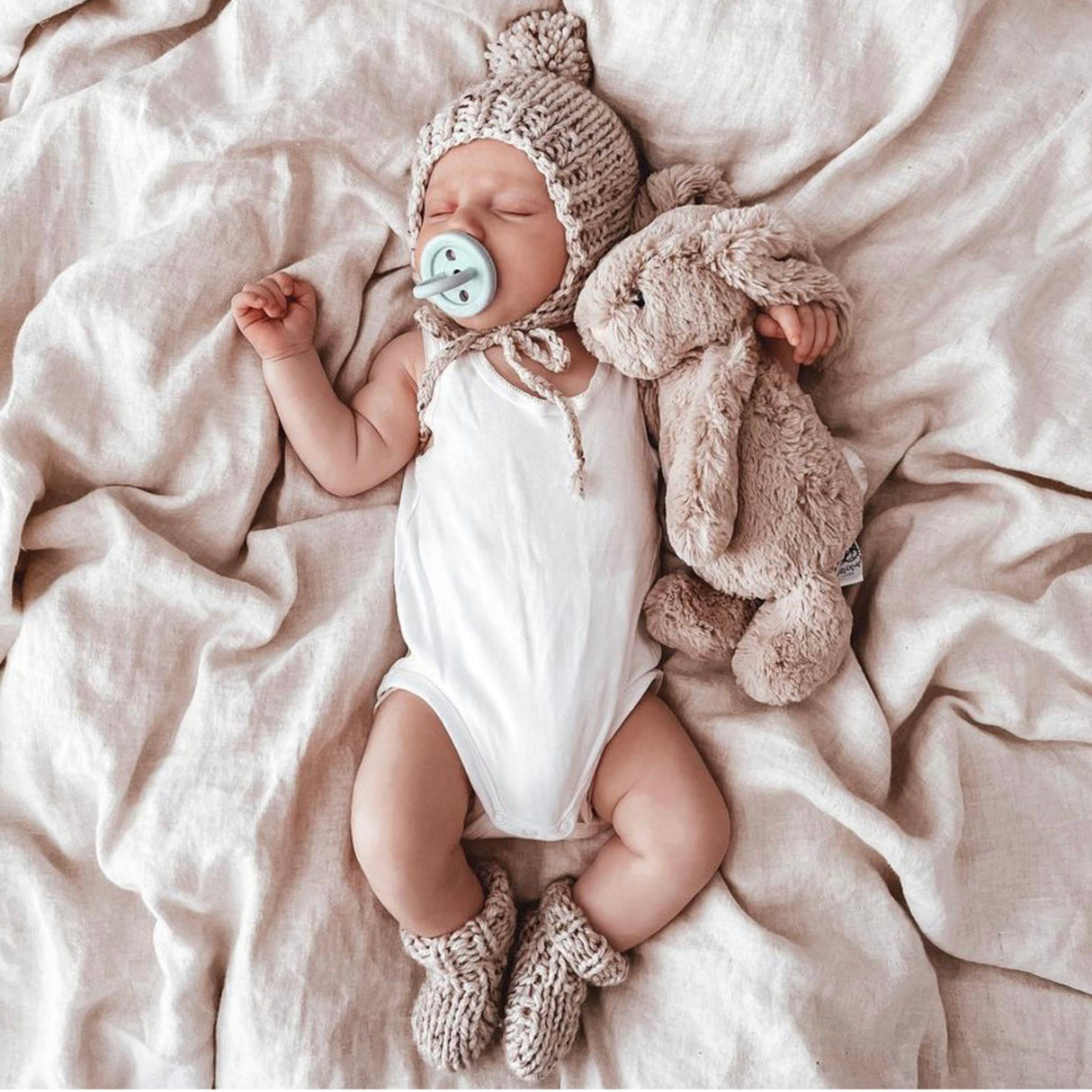 Natural Rubber BumiBébé Pacifier ROUND Newborn 0+ Months Two-Pack - Round 0-3 months