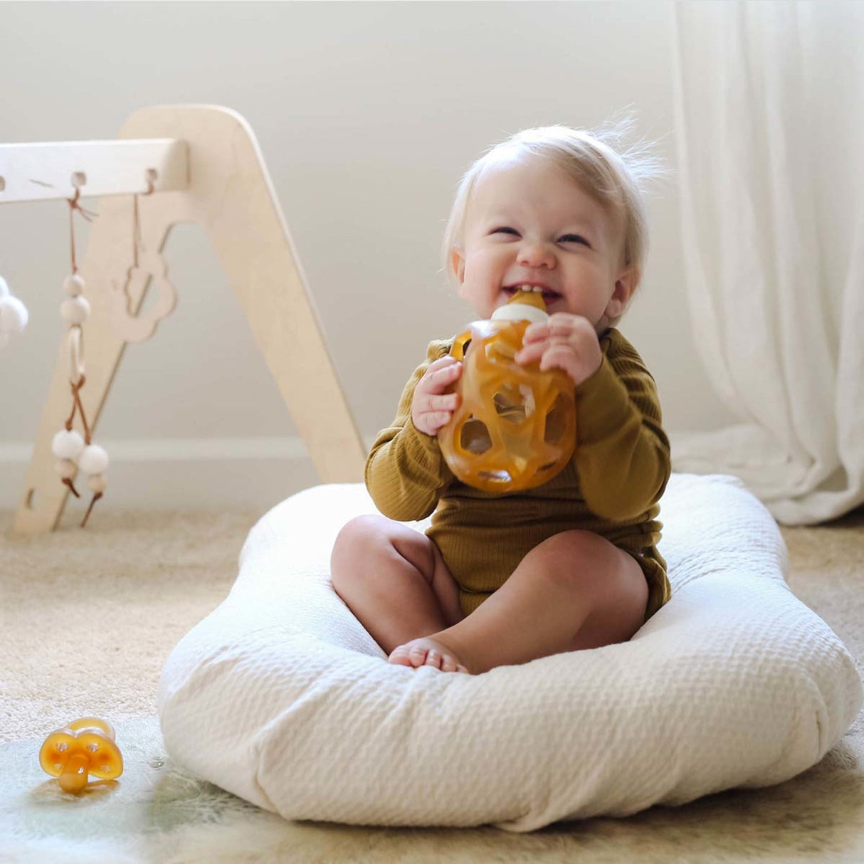 2-in-1 Standard Neck Baby Glass Bottle with Star Ball Cover - 120ml/4oz