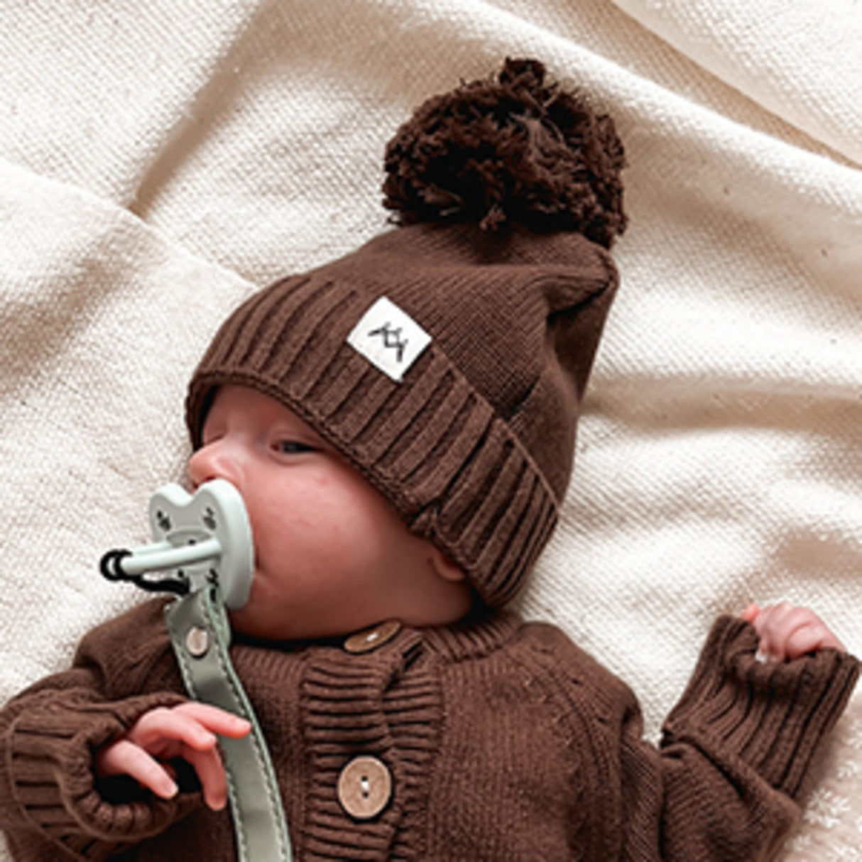 Natural Rubber Pacifier ROUND Newborn 0+ Months Single-Pack - Round 0-3 months