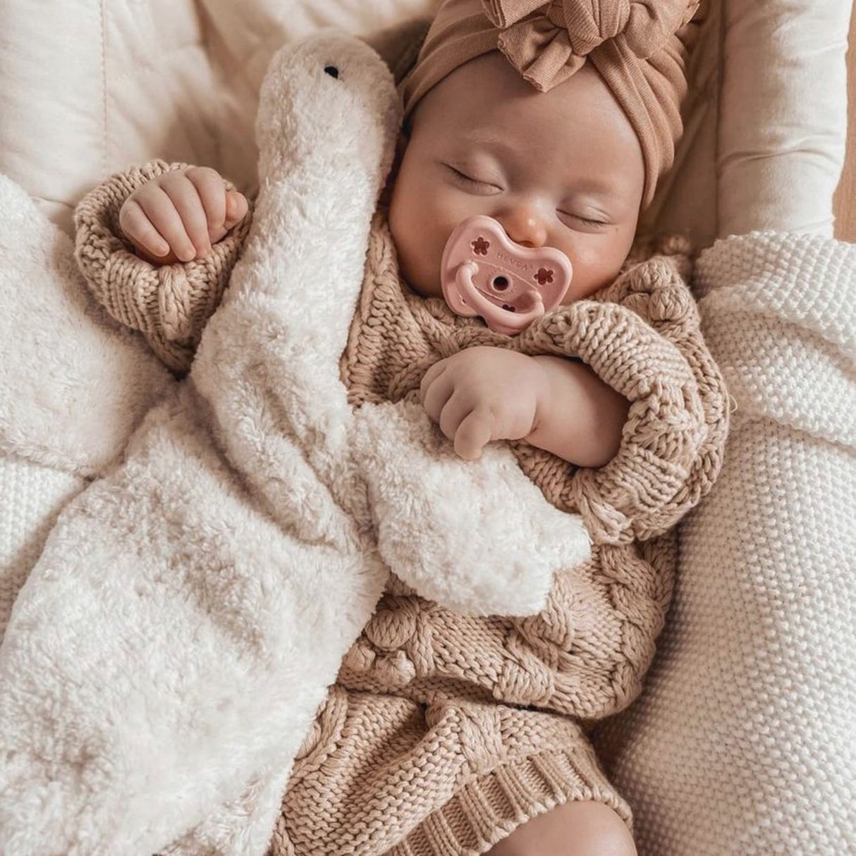 Natural Rubber Pacifier  ROUND Newborn 0+ Months Two-Pack - Round 0-3 months
